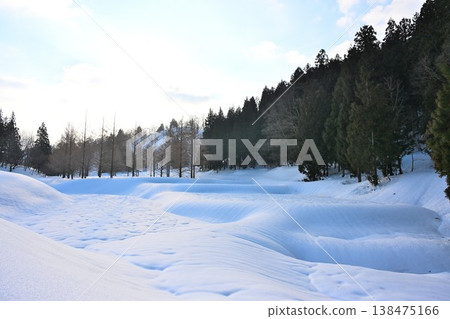 冬季栃尾梯田的雪景(新潟縣長岡市) 冬季栃尾梯田的雪景(新潟縣長岡市) 138475166