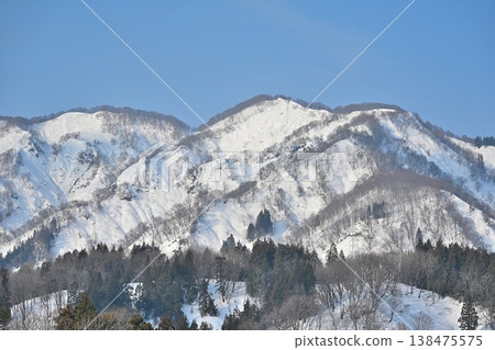 Snow-covered mountains and rural landscapes in Nagaoka City (Nagaoka City, Niigata Prefecture) Snow-covered mountains and rural landscapes in Nagaoka City (Nagaoka City, Niigata Prefecture) 138475575
