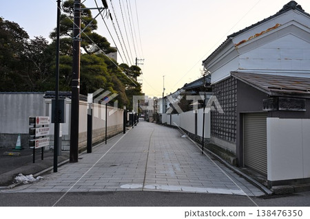The cobblestone, white-walled street of Furumachi (Chuo Ward, Niigata City, Niigata Prefecture) The cobblestone, white-walled street of Furumachi (Chuo Ward, Niigata City, Niigata Prefecture) 138476350