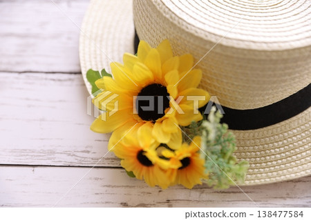 Summer flowers and straw hats 138477584