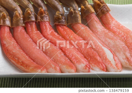 Full portion of raw snow crab Full portion of raw snow crab 138479159