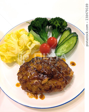 Hamburg steak and vegetable salad Hamburg steak and vegetable salad 138479189