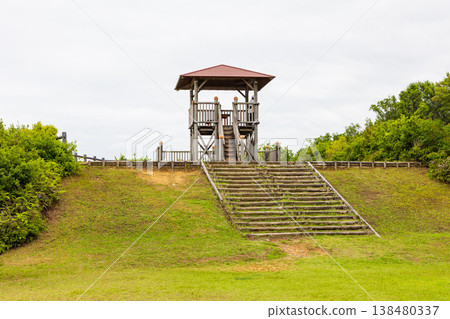 箱田山公園的觀景台，四周綠樹環繞。 138480337