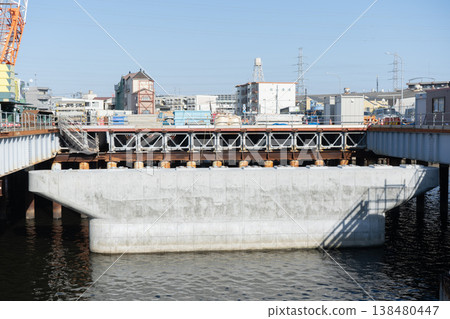 （3）在河道內建造橋墩基礎和臨時鷹架 138480447