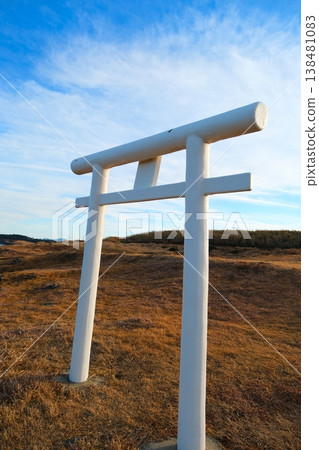 長崎縣五島列島小治島上的坑洞 長崎縣五島列島小治島上的坑洞 138481083