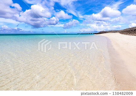 Shimoji Island, which can be reached by bridge from Miyako Island, and Shimoji Airport 17END Shimoji Island, which can be reached by bridge from Miyako Island, and Shimoji Airport 17END 138482009