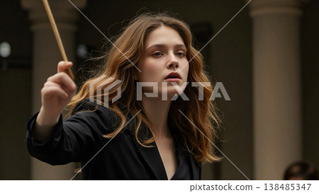 一位外國女性指揮 一位外國女性指揮 138485347