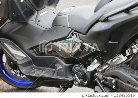 摩托車（大型踏板車）影像 138486519