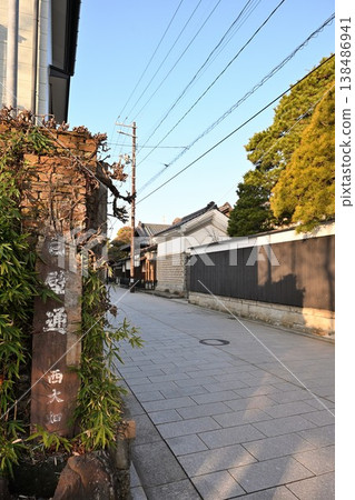The white-walled streets and cobblestone streets of Furumachi (Chuo Ward, Niigata City, Niigata Prefecture) The white-walled streets and cobblestone streets of Furumachi (Chuo Ward, Niigata City, Niigata Prefecture) 138486941