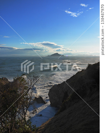 從伊良湖岬看到的神島 從伊良湖岬看到的神島 138487970