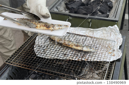 炭烤秋刀魚、秋魚 炭烤秋刀魚、秋魚 138490969