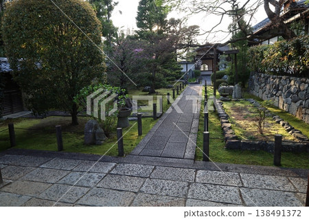 京都市右京區妙心寺的景色。 京都市右京區妙心寺的景色。 138491372