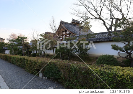 京都市右京區妙心寺的景色。 京都市右京區妙心寺的景色。 138491376