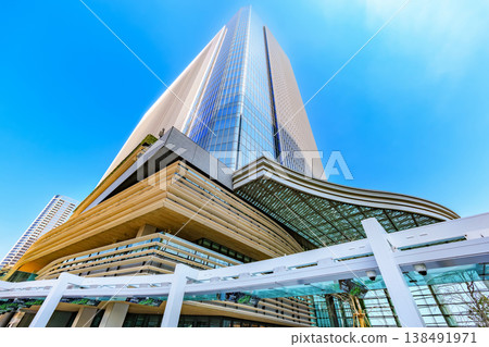 Tokyo, Minato Ward: Takanawa Gateway City, THE LINKPILLAR 2, which recently had its grand opening. 138491971