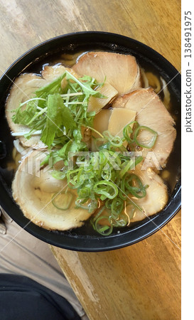 蔥花烤豬肉拉麵 138491975