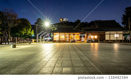Todai-ji Temple in the Rain 138492394