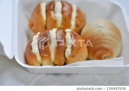 garlic bread or cheese bun, mozzarella cheese bun or bun with cheese and Shio Pan 138497636