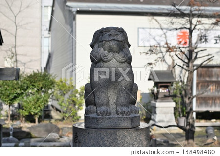 Wishing guardian lion statues at Minato Inari Shrine in Furumachi (Chuo Ward, Niigata City, Niigata Prefecture) Wishing guardian lion statues at Minato Inari Shrine in Furumachi (Chuo Ward, Niigata City, Niigata Prefecture) 138498480