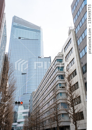 被建築物包圍的城市景觀 138499755