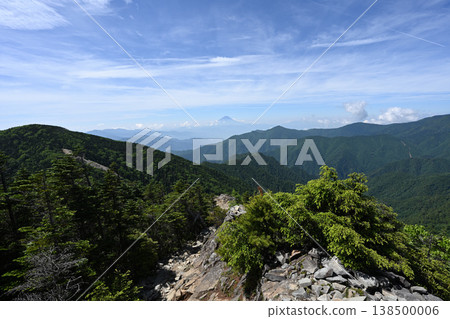 攀登小布希岳(長野縣、山梨縣、埼玉縣) 攀登小布希岳(長野縣、山梨縣、埼玉縣) 138500006