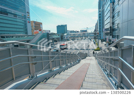 從人行天橋看到的路 138500226