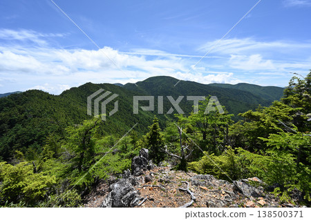 Climbing Mt. Kobushigatake, Nagano, Yamanashi, Saitama 138500371