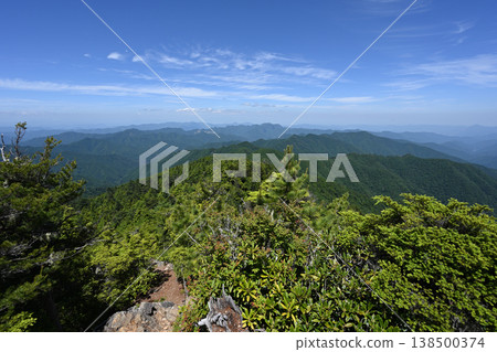 Climbing Mt. Kobushigatake, Nagano, Yamanashi, Saitama Climbing Mt. Kobushigatake, Nagano, Yamanashi, Saitama 138500374