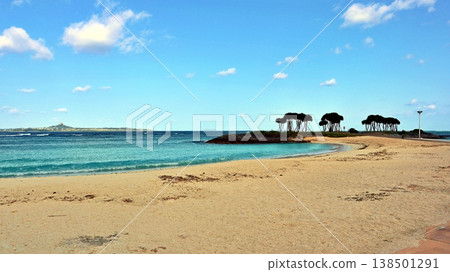 Summer in Okinawa, with its beautiful beach scenery featuring blue skies and white sand. Summer in Okinawa, with its beautiful beach scenery featuring blue skies and white sand. 138501291