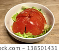 生菜和番茄沙拉 138501431