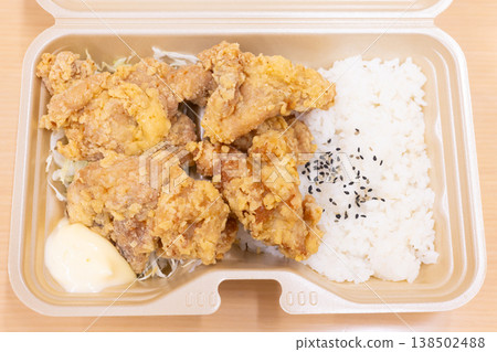 Delicious fried chicken bento box Delicious fried chicken bento box 138502488