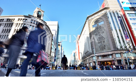 Ginza 4-chome intersection with many foreign tourists Ginza 4-chome intersection with many foreign tourists 138504151
