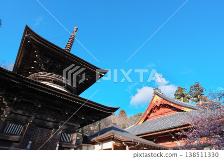 Sakuragawa City, Amabikiyama, Rakuhōji Temple, Amabiki Kannon, Main Hall and Pagoda, Clear weather Sakuragawa City, Amabikiyama, Rakuhōji Temple, Amabiki Kannon, Main Hall and Pagoda, Clear weather 138511330
