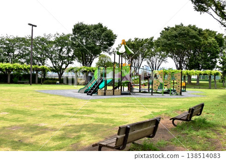Fujisawa City, Kanagawa Prefecture, Akibadai Park Trim Square, Playsets and Fresh Green Fujisawa City, Kanagawa Prefecture, Akibadai Park Trim Square, Playsets and Fresh Green 138514083