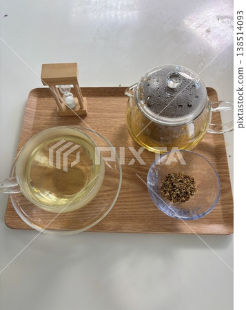 Elderflower tea set, said to be a miracle cure for influenza Elderflower tea set, said to be a miracle cure for influenza 138514093
