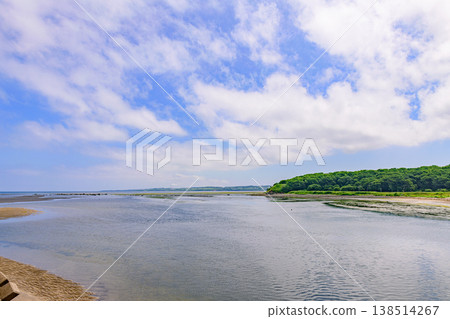 Lake Furen in early summer in eastern Hokkaido; Shunkunitai Lake Furen in early summer in eastern Hokkaido; Shunkunitai 138514267