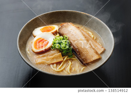 豬骨醬油拉麵 138514912