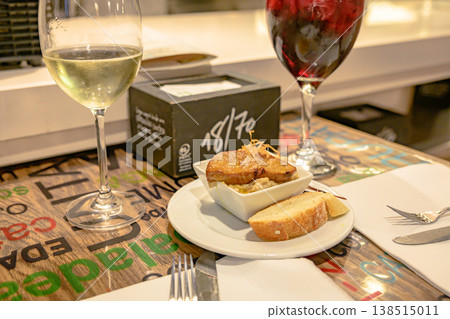 San Sebastian, a bar, a city overlooking the sea, a port town, midsummer, Spain San Sebastian, a bar, a city overlooking the sea, a port town, midsummer, Spain 138515011