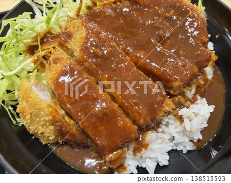 美味的味噌炸豬排蓋飯 美味的味噌炸豬排蓋飯 138515593