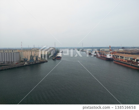 Aerial photographs of a factory 138516658