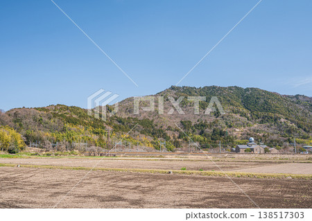 Rural scenery in Azuchi, Omihachiman City, Shiga Prefecture 138517303
