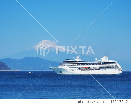 靜岡縣：遊輪帆船賽與富士山，三月 138517342