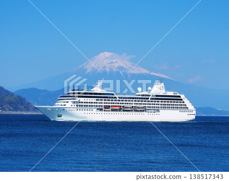 靜岡縣：遊輪帆船賽與富士山，三月 138517343