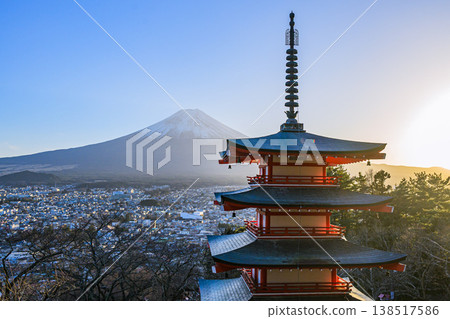 Arakurayama Sengen Park, Mt. Fuji, sunset, clear weather, Yamanashi Prefecture Arakurayama Sengen Park, Mt. Fuji, sunset, clear weather, Yamanashi Prefecture 138517586