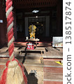 This is the inside of the worship hall and a beckoning cat at Seijinja Shrine in Chichibu City, Saitama Prefecture. 138517874