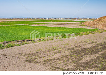 滋賀郡東近見市的鄉村景色 滋賀郡東近見市的鄉村景色 138519194