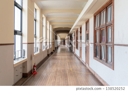 Empty elementary school corridor Empty elementary school corridor 138520252