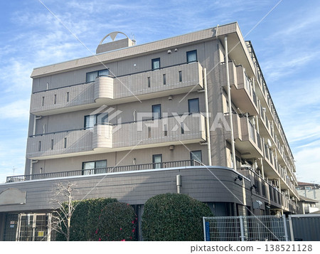 Medium-sized apartment Medium-sized apartment 138521128