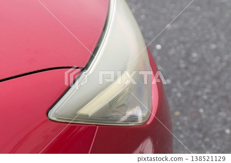 汽車前燈泛黃 汽車前燈泛黃 138521129