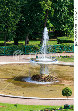 Fountain in the lower park of Peterhof in Saint Petersburg, Russia Fountain in the lower park of Peterhof in Saint Petersburg, Russia 138521509