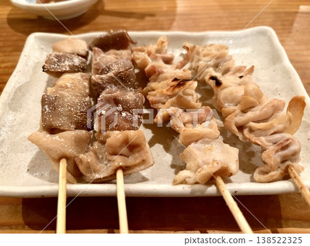 烤雞肉串(Yakitori):雞心和雞肚 烤雞肉串(Yakitori):雞心和雞肚 138522325